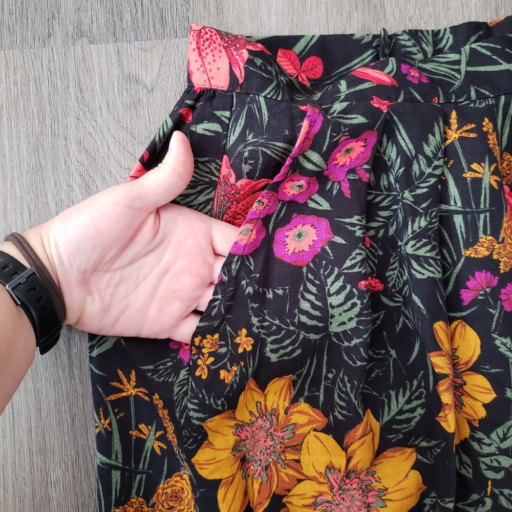 Vintage Midi Dark Floral Skirt with Pockets - Picture 4 of 5